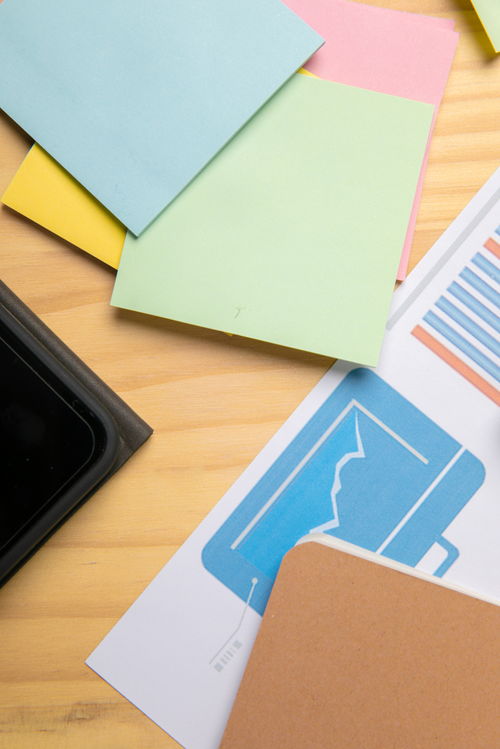 便利贴在商务办公摄影中的视觉价值